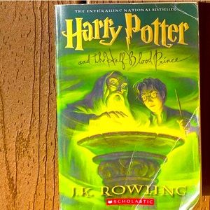 HARRY POTTER AND THE HALF BLOOD PRINCE #6 SCHOLASTIC PAPERBACK BY J.K. ROWLING
